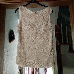 Sleevless summer top